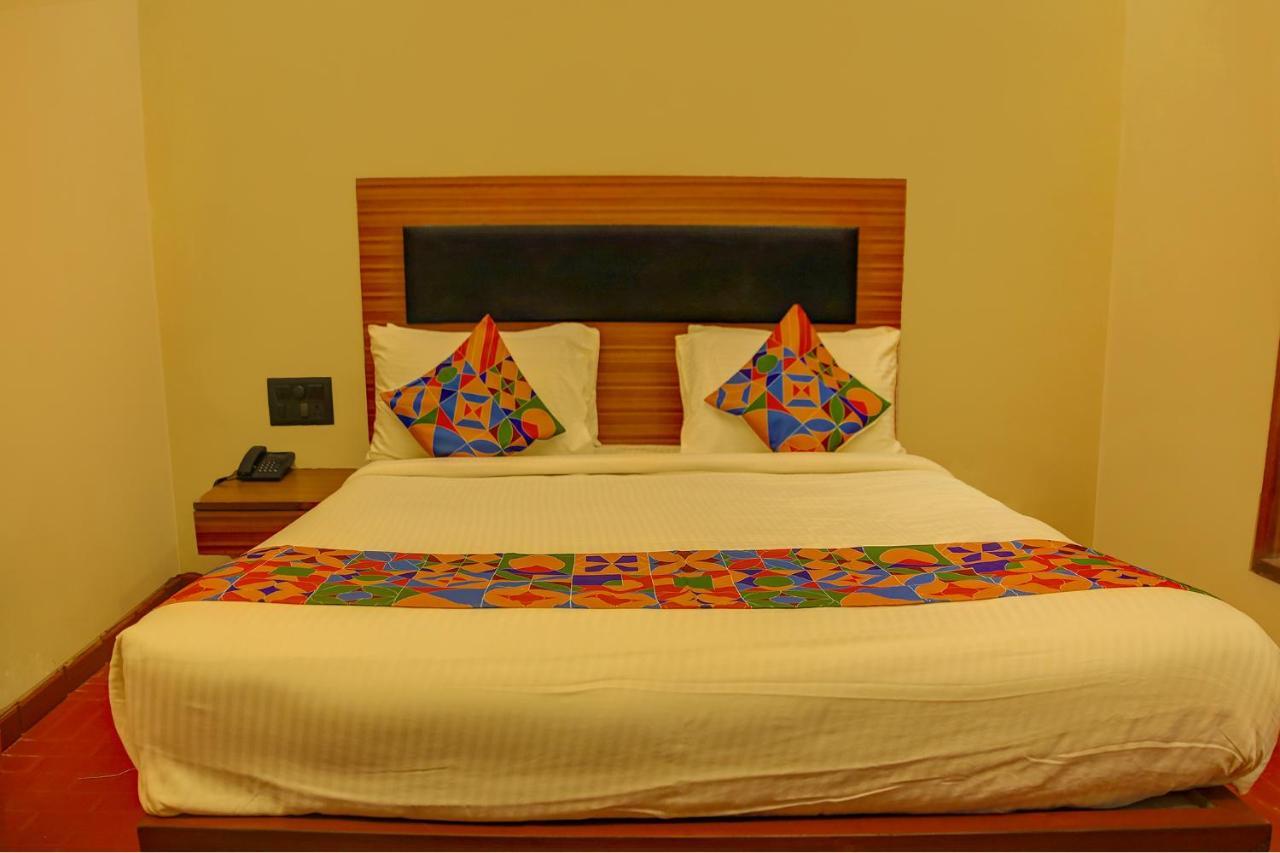 Fabhotel Illam Hospitality Chennai Exterior photo